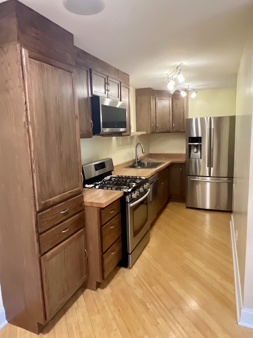 8232 Niles Center Road #404, Skokie, IL 60077