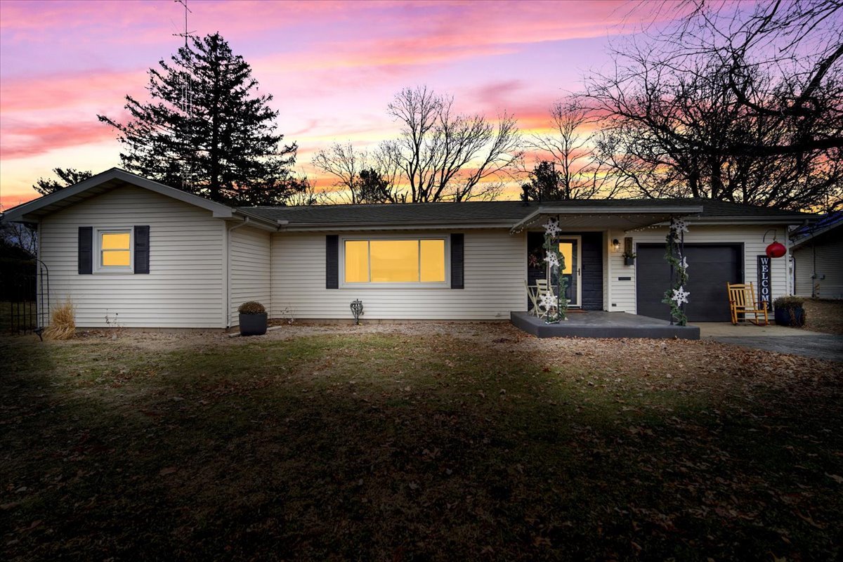 517 Sunrise Drive, Chenoa, IL 61726