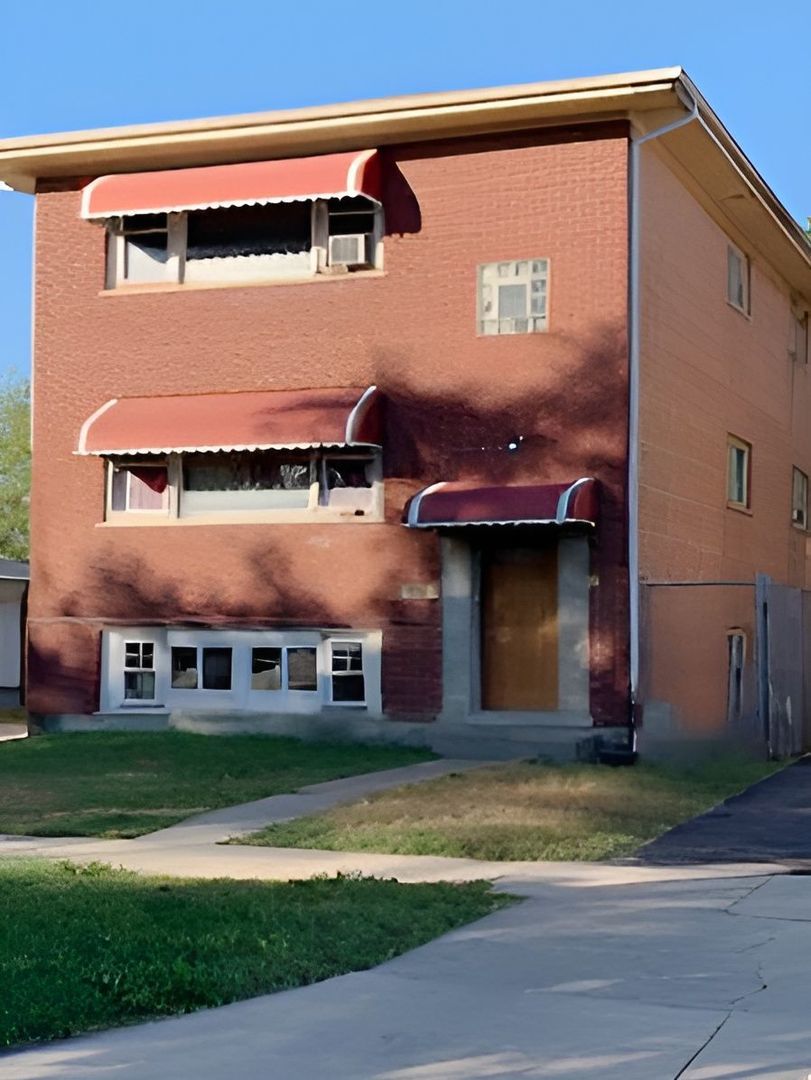 1016 S 14th Avenue, Maywood, IL 60153