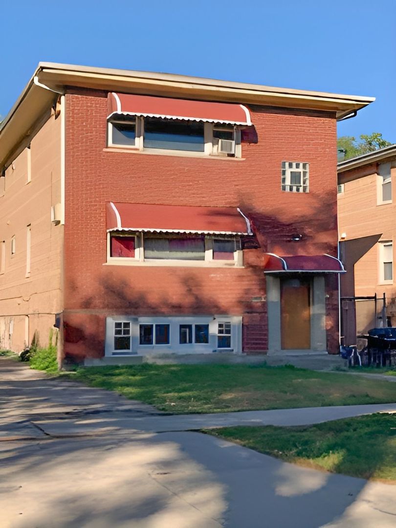 1016 S 14th Avenue, Maywood, IL 60153