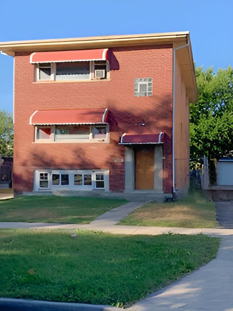 1016 S 14th Avenue, Maywood, IL 60153