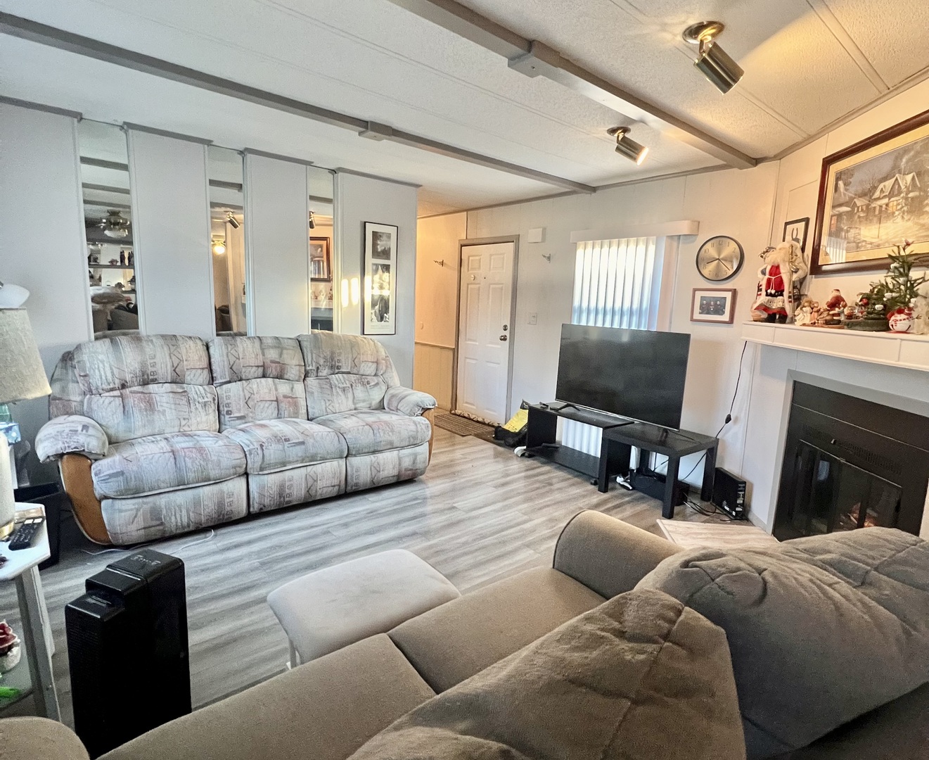 93 Oak Avenue, Sandwich, IL 60548