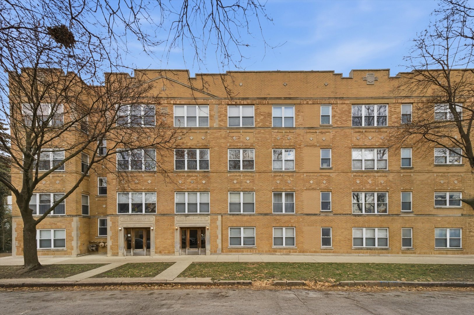 3808 W Belle Plaine Avenue #G, Chicago, IL 60618