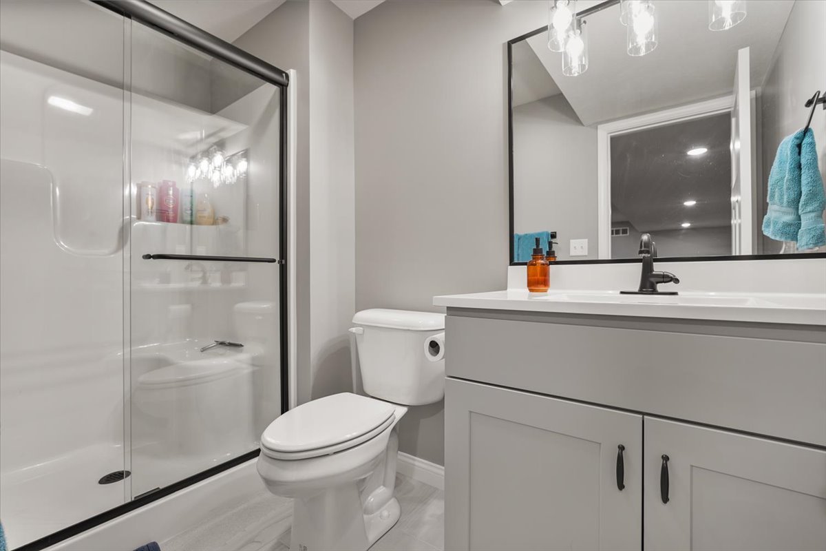 1727 Eide Road, Bloomington, IL 61704