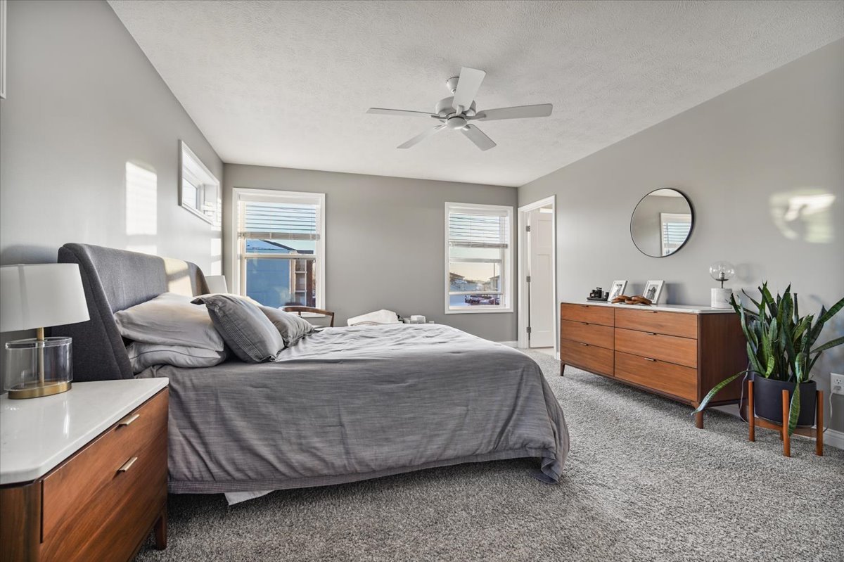 1727 Eide Road, Bloomington, IL 61704