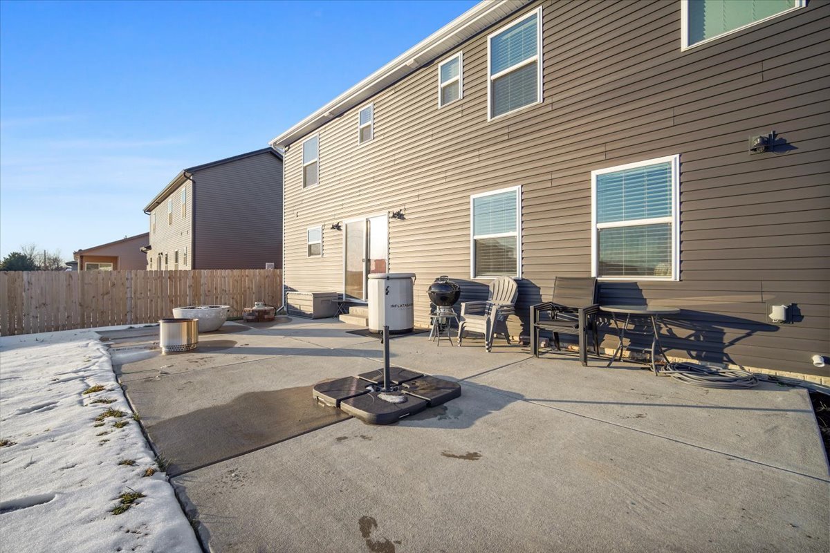 1727 Eide Road, Bloomington, IL 61704