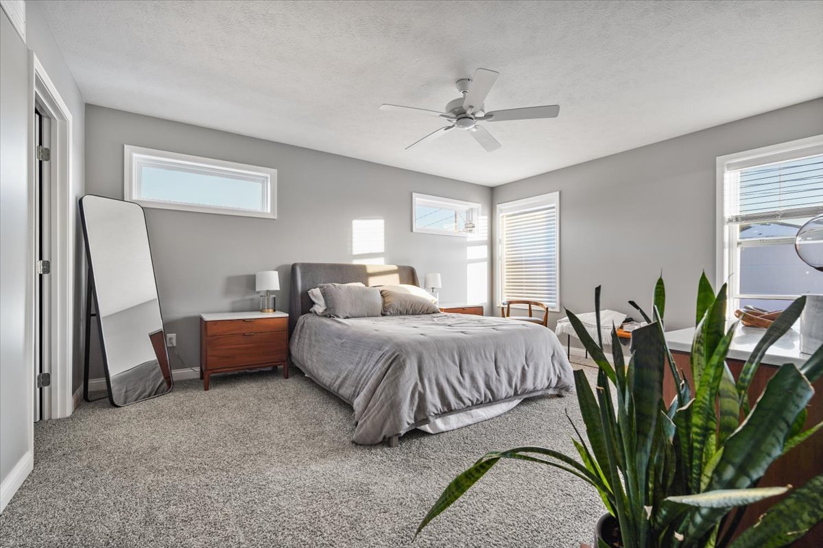 1727 Eide Road, Bloomington, IL 61704