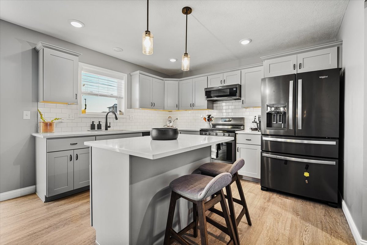 1727 Eide Road, Bloomington, IL 61704