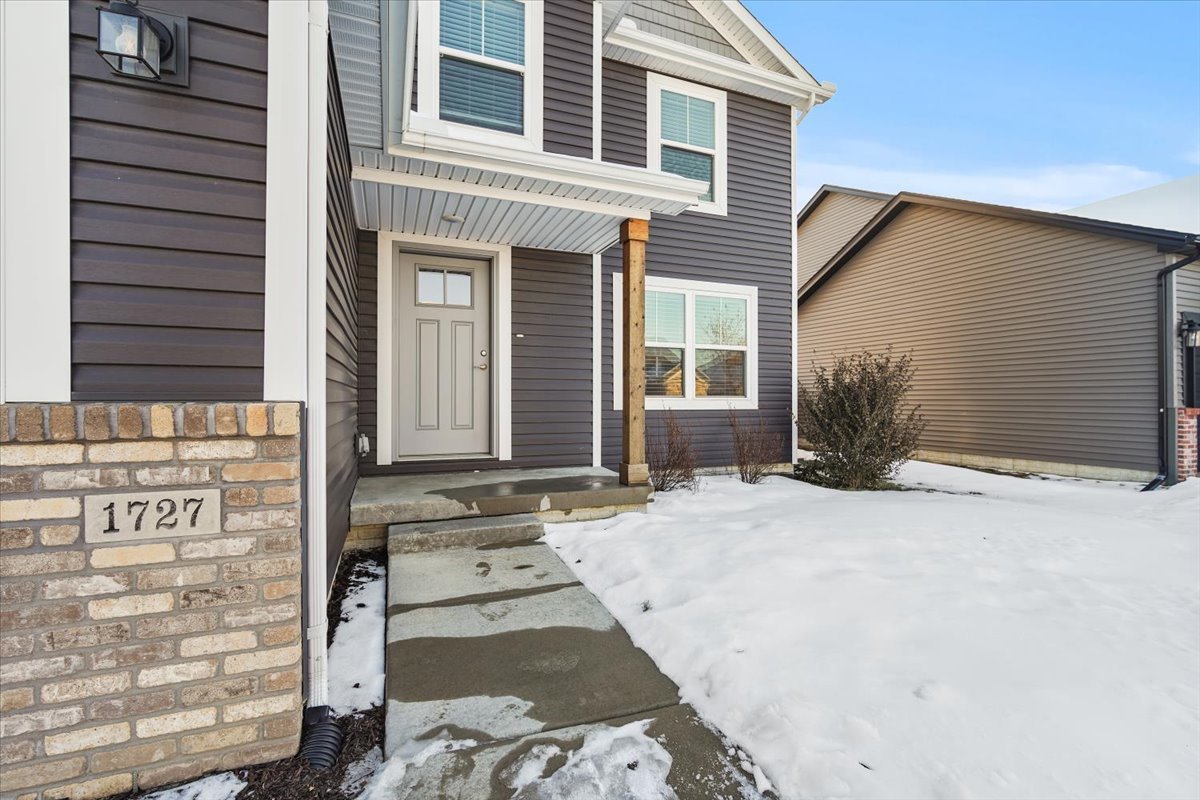 1727 Eide Road, Bloomington, IL 61704