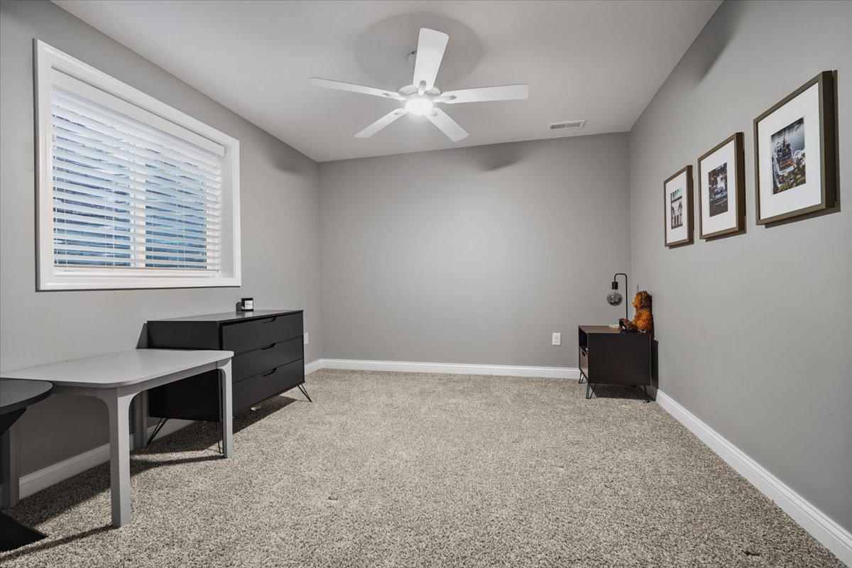 1727 Eide Road, Bloomington, IL 61704