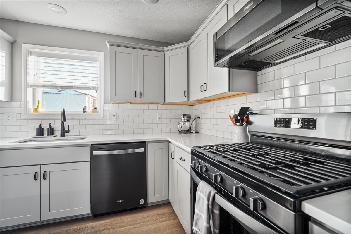 1727 Eide Road, Bloomington, IL 61704