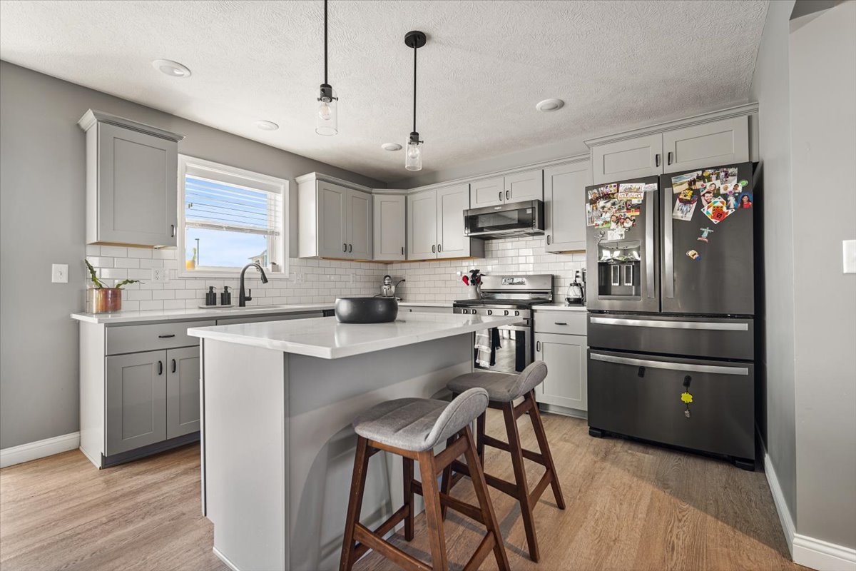 1727 Eide Road, Bloomington, IL 61704