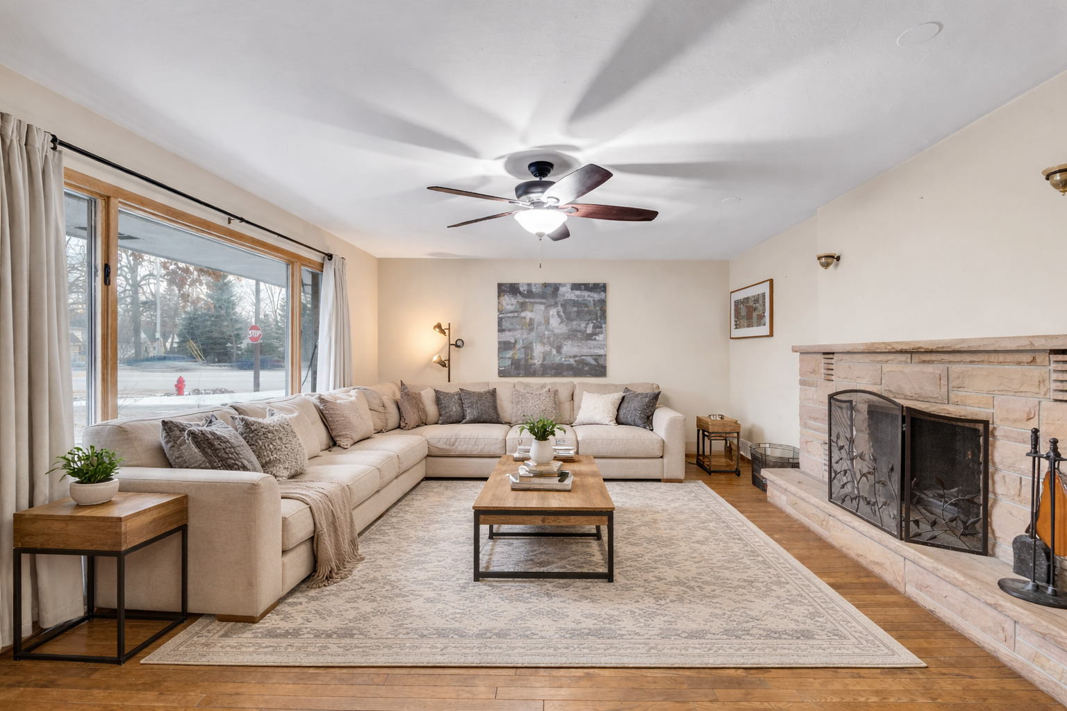 801 Woodlawn Drive, DeKalb, IL 60115