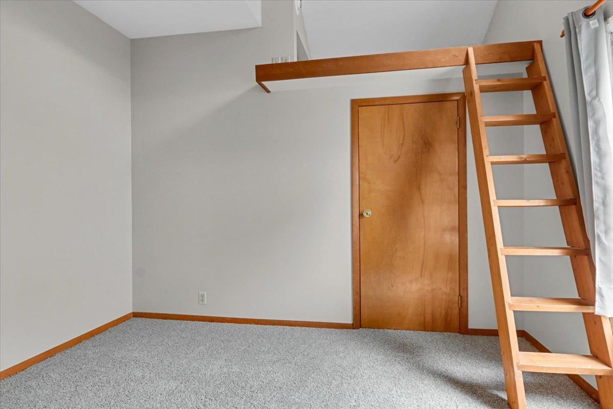 904 E Locust Street, Bloomington, IL 61701