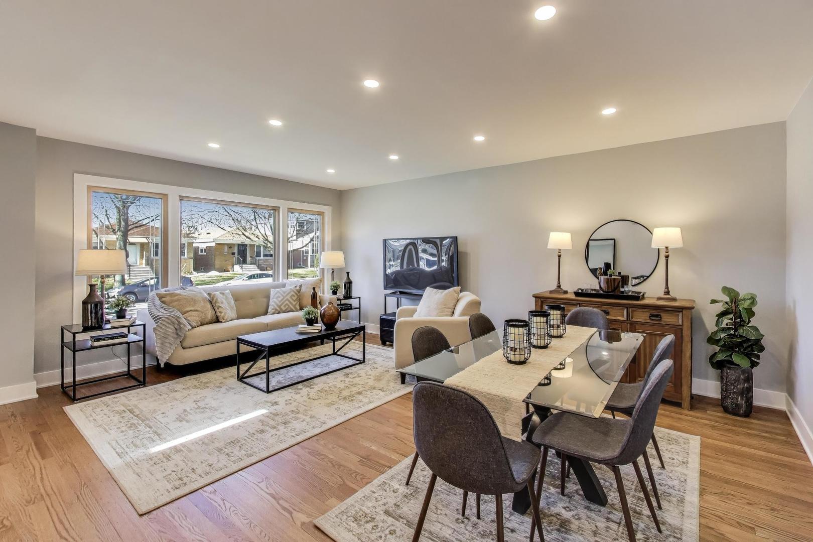 7441 N Oriole Avenue, Chicago, IL 60631