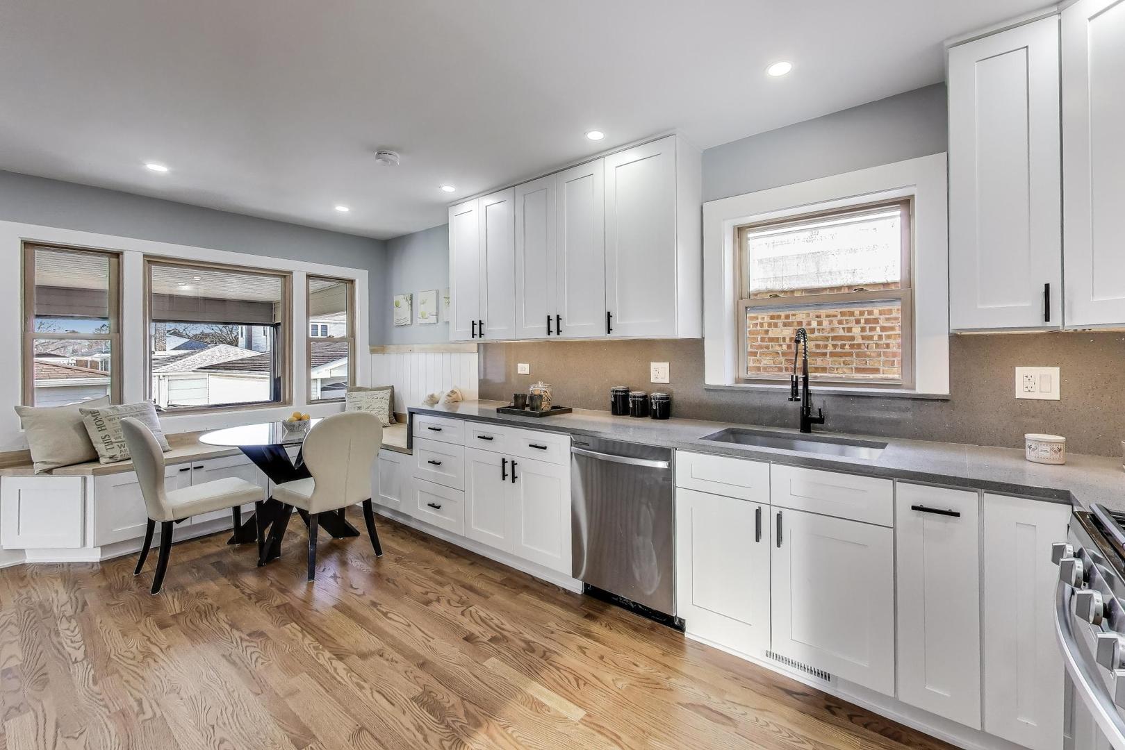 7441 N Oriole Avenue, Chicago, IL 60631