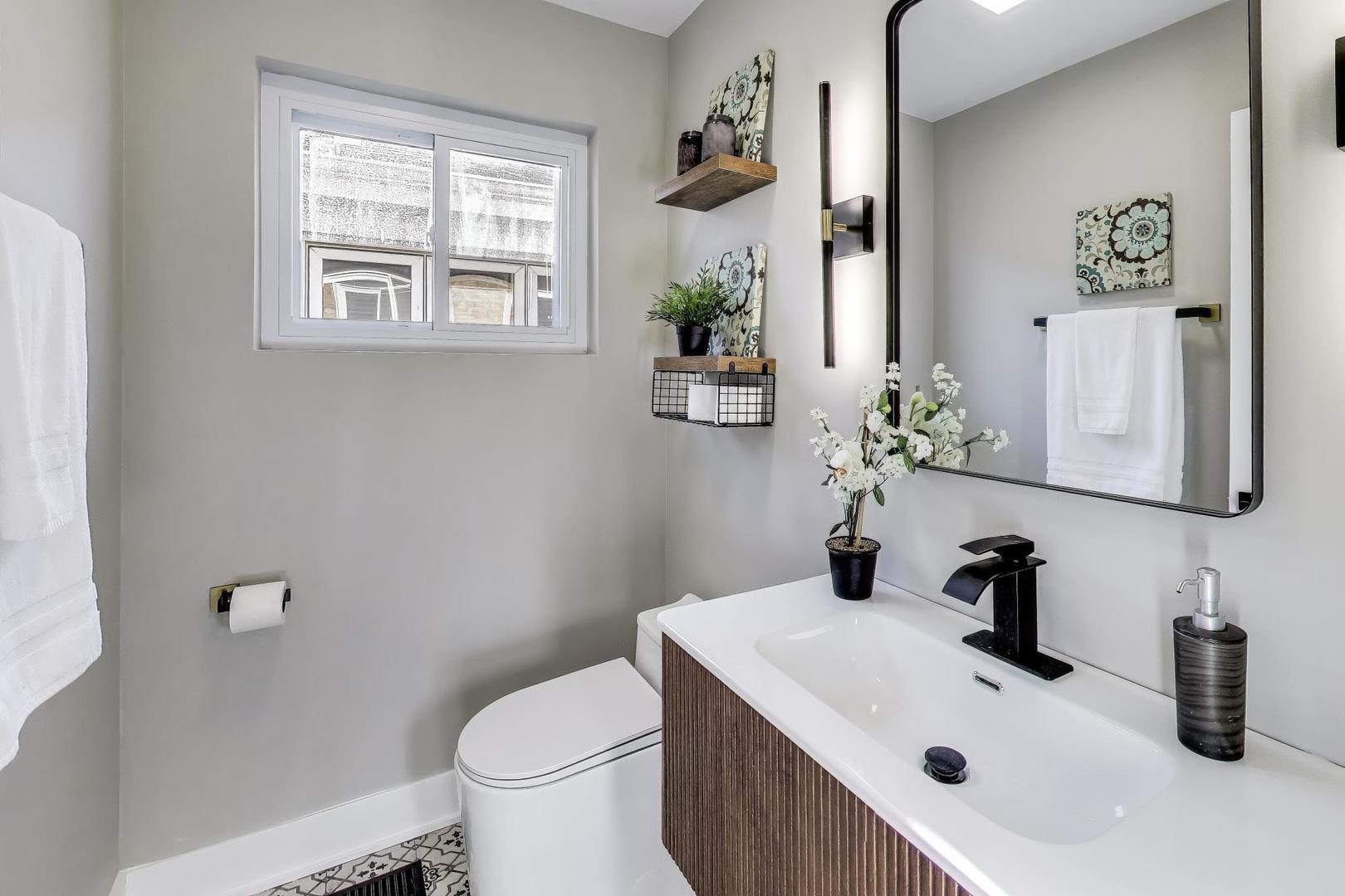 7441 N Oriole Avenue, Chicago, IL 60631