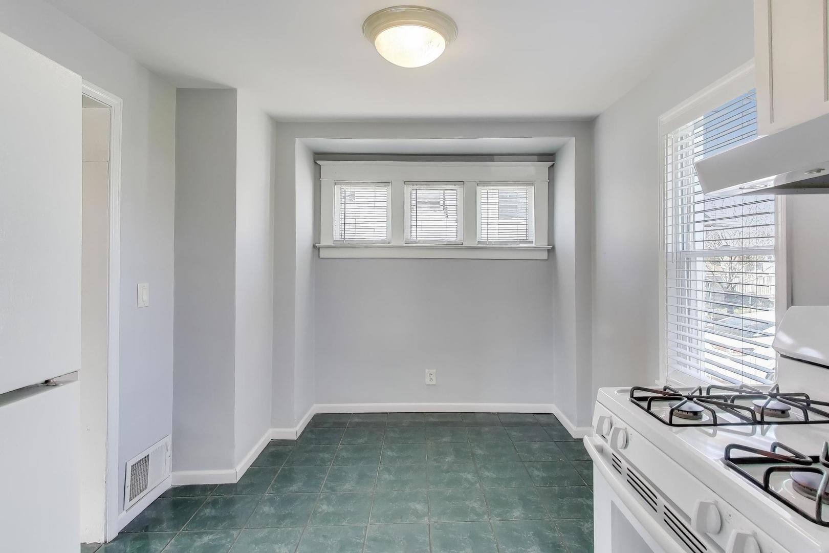 764 2nd Avenue, Aurora, IL 60505