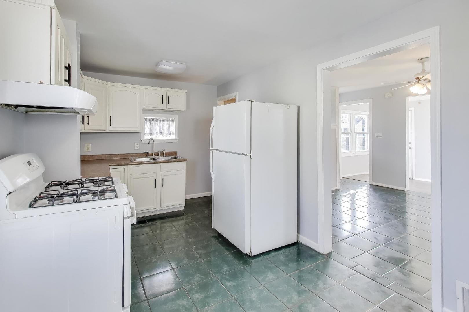 764 2nd Avenue, Aurora, IL 60505