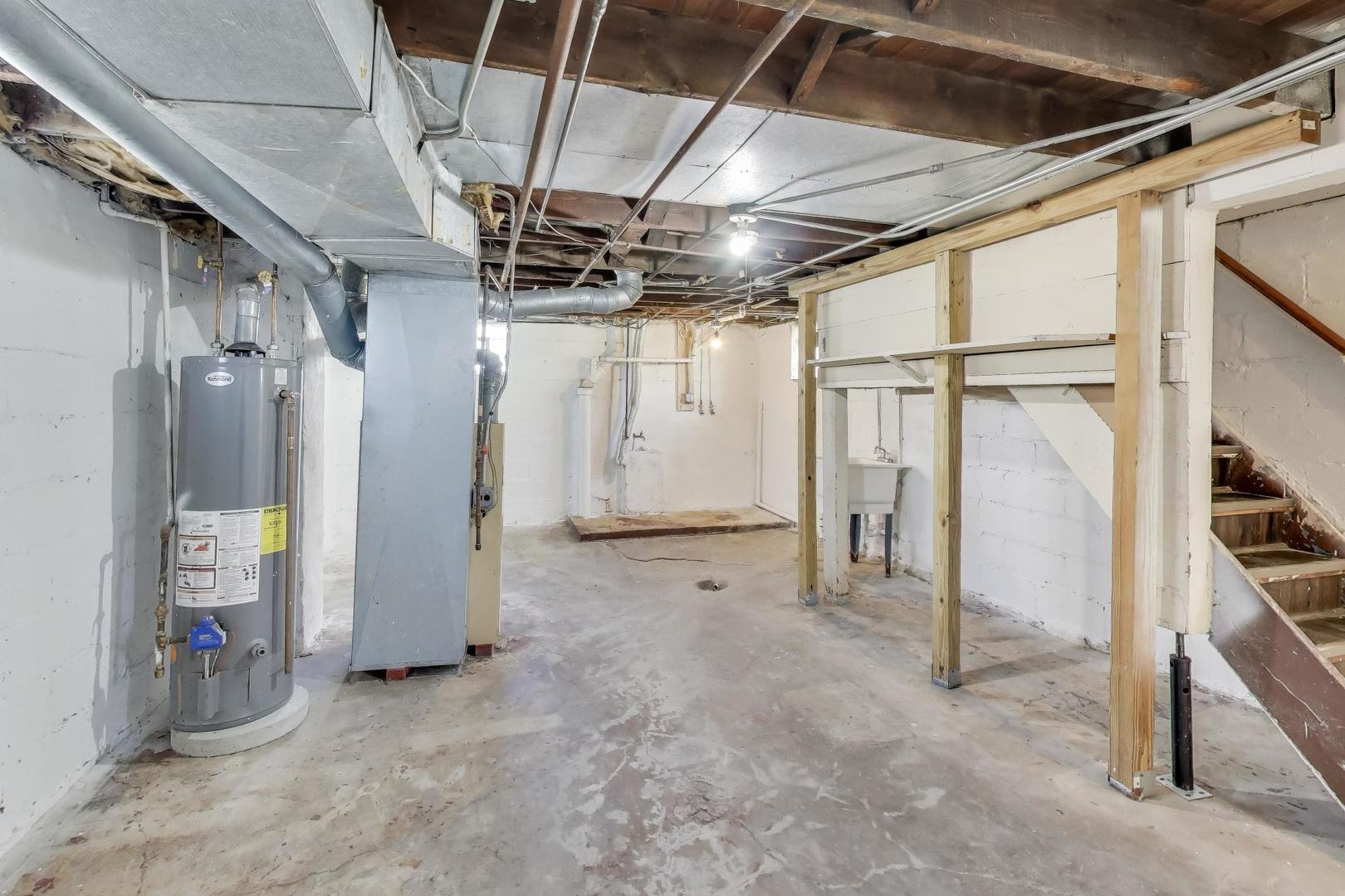 764 2nd Avenue, Aurora, IL 60505