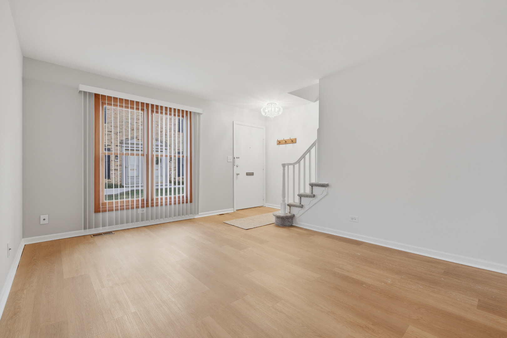 1746 Sessions Walk #1746, Hoffman Estates, IL 60169