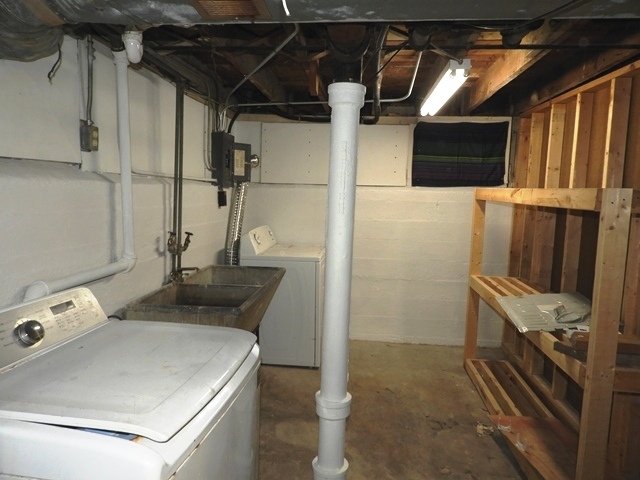 1126 N Ash Street, Waukegan, IL 60085