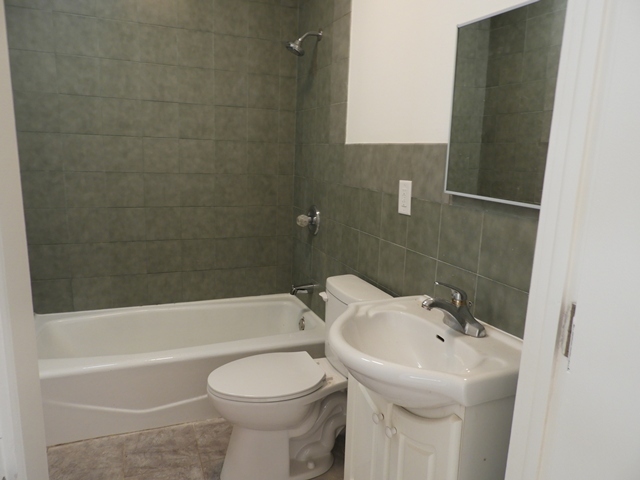 1126 N Ash Street, Waukegan, IL 60085