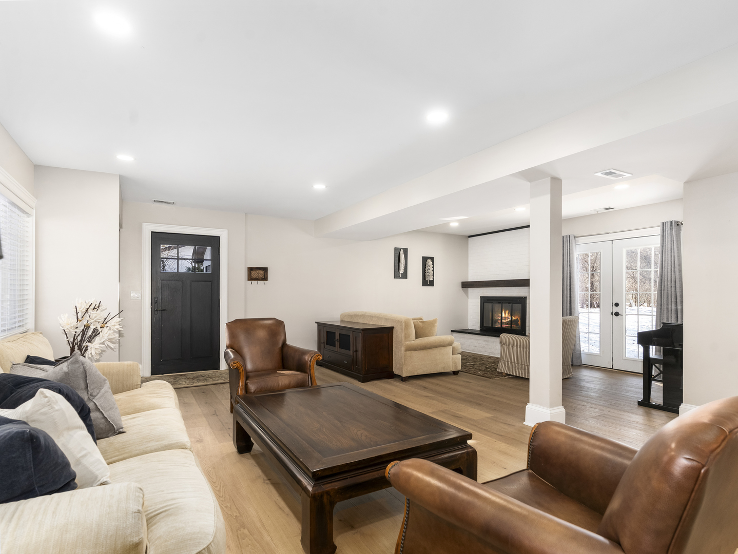 1906 N Summit Street, Wheaton, IL 60187