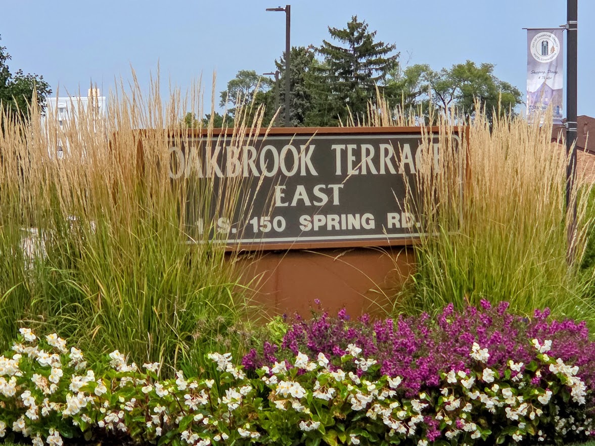 1S150 Spring Road #5B, Oakbrook Terrace, IL 60181