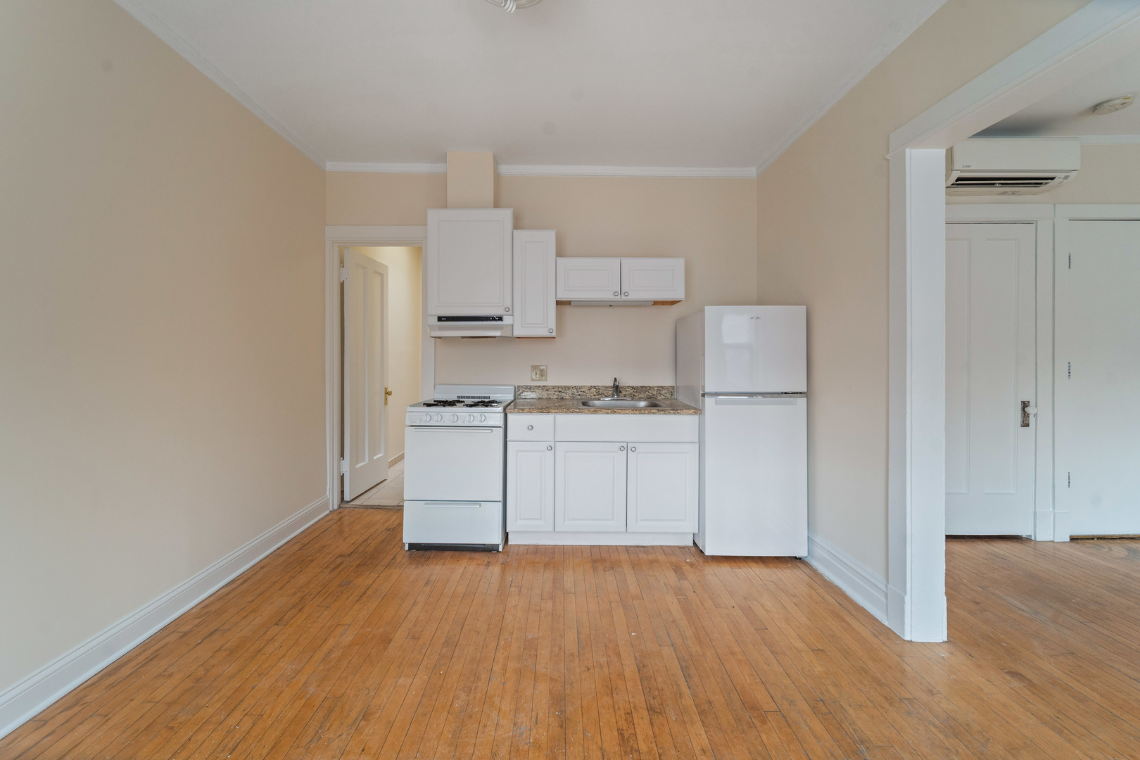 7101-7109 N Clark Street, Chicago, IL 60626