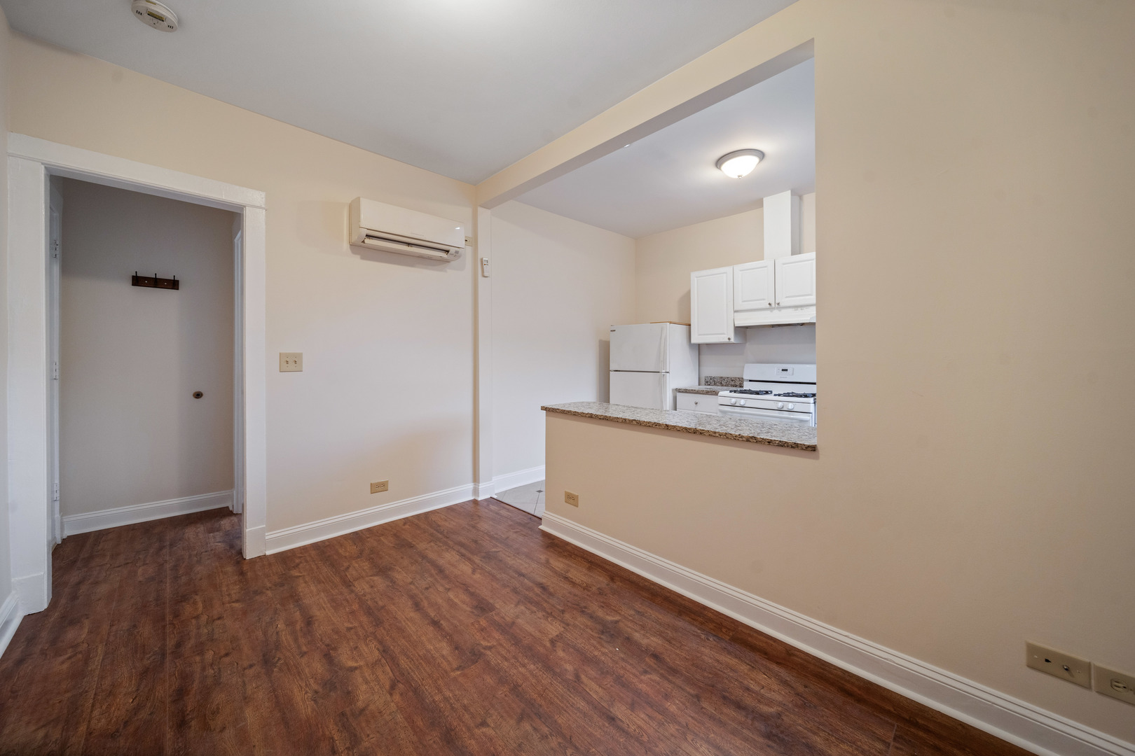 7101-7109 N Clark Street, Chicago, IL 60626