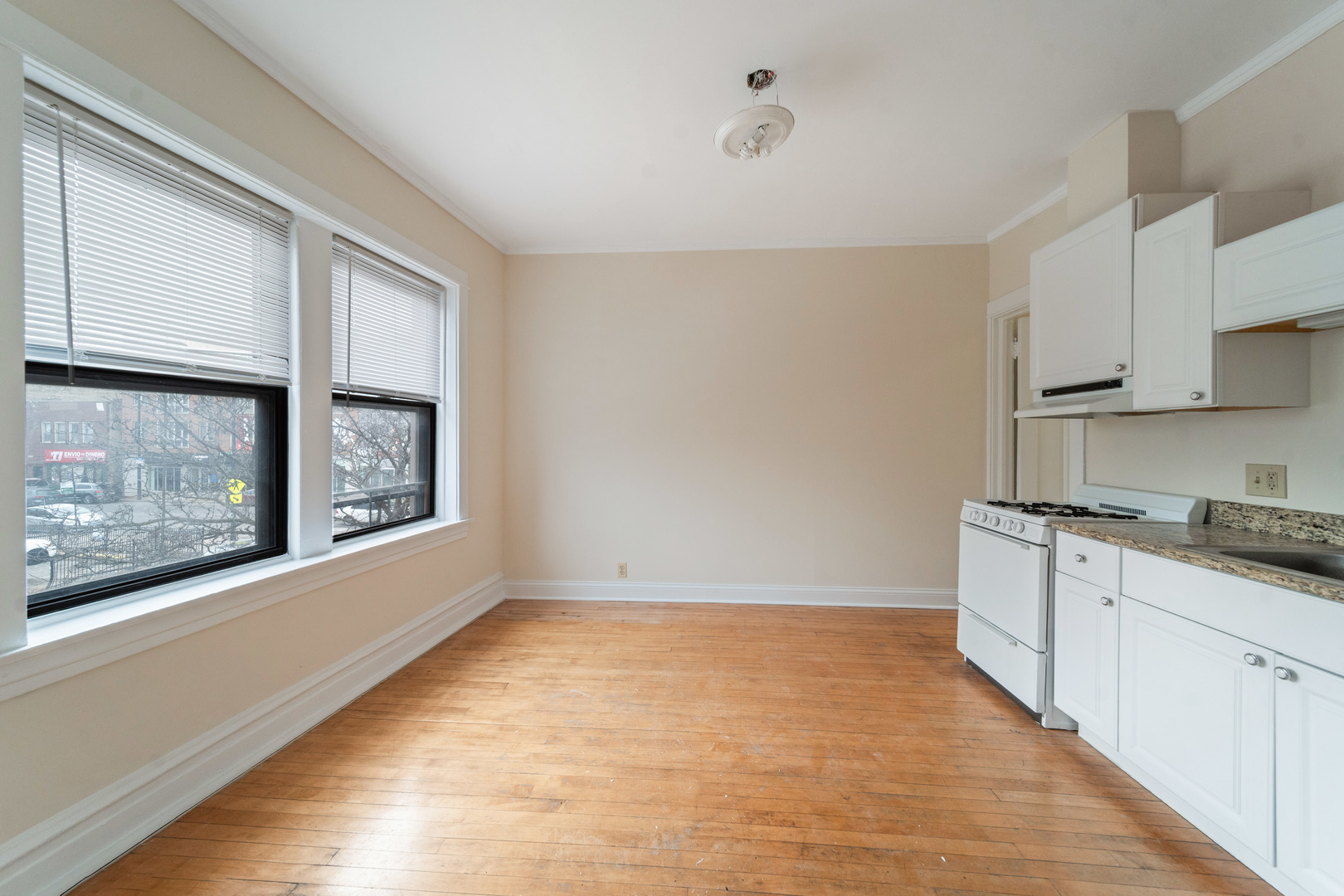 7101-7109 N Clark Street, Chicago, IL 60626