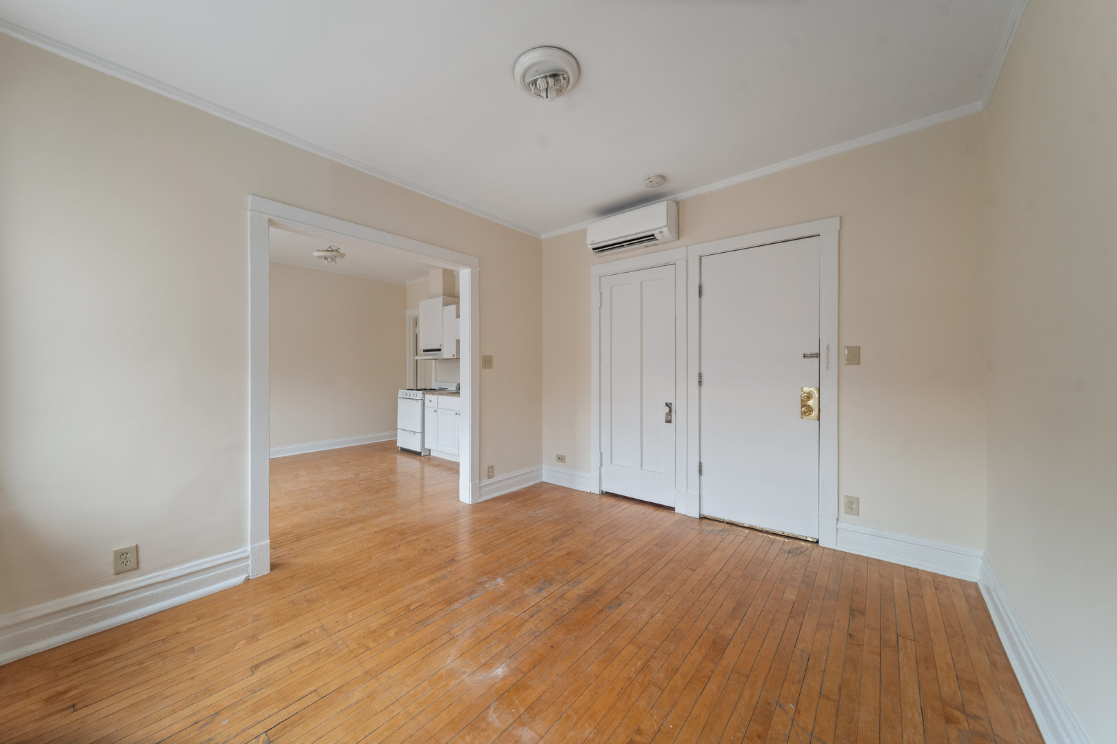 7101-7109 N Clark Street, Chicago, IL 60626