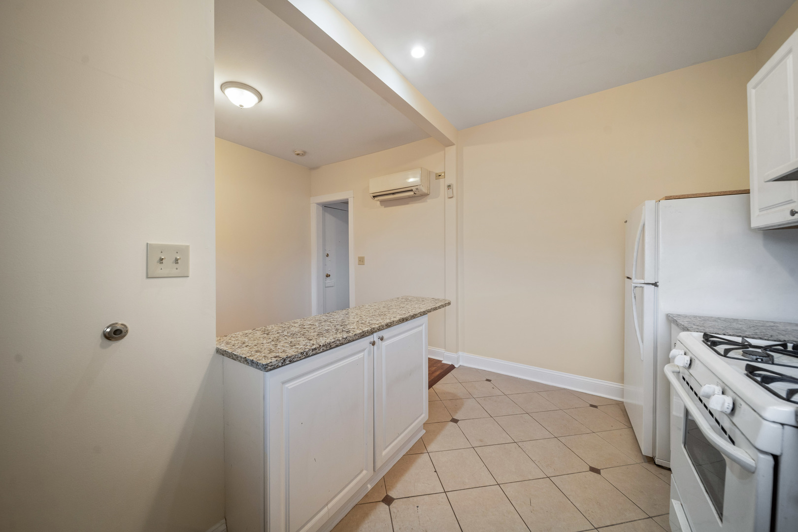 7101-7109 N Clark Street, Chicago, IL 60626