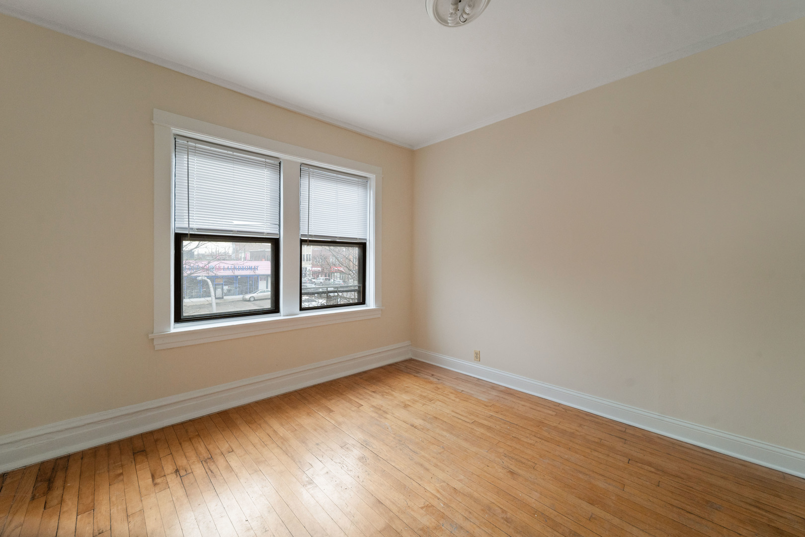 7101-7109 N Clark Street, Chicago, IL 60626