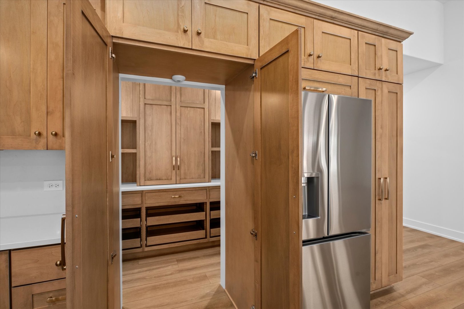 875 Claridge Drive, Oswego, IL 60543