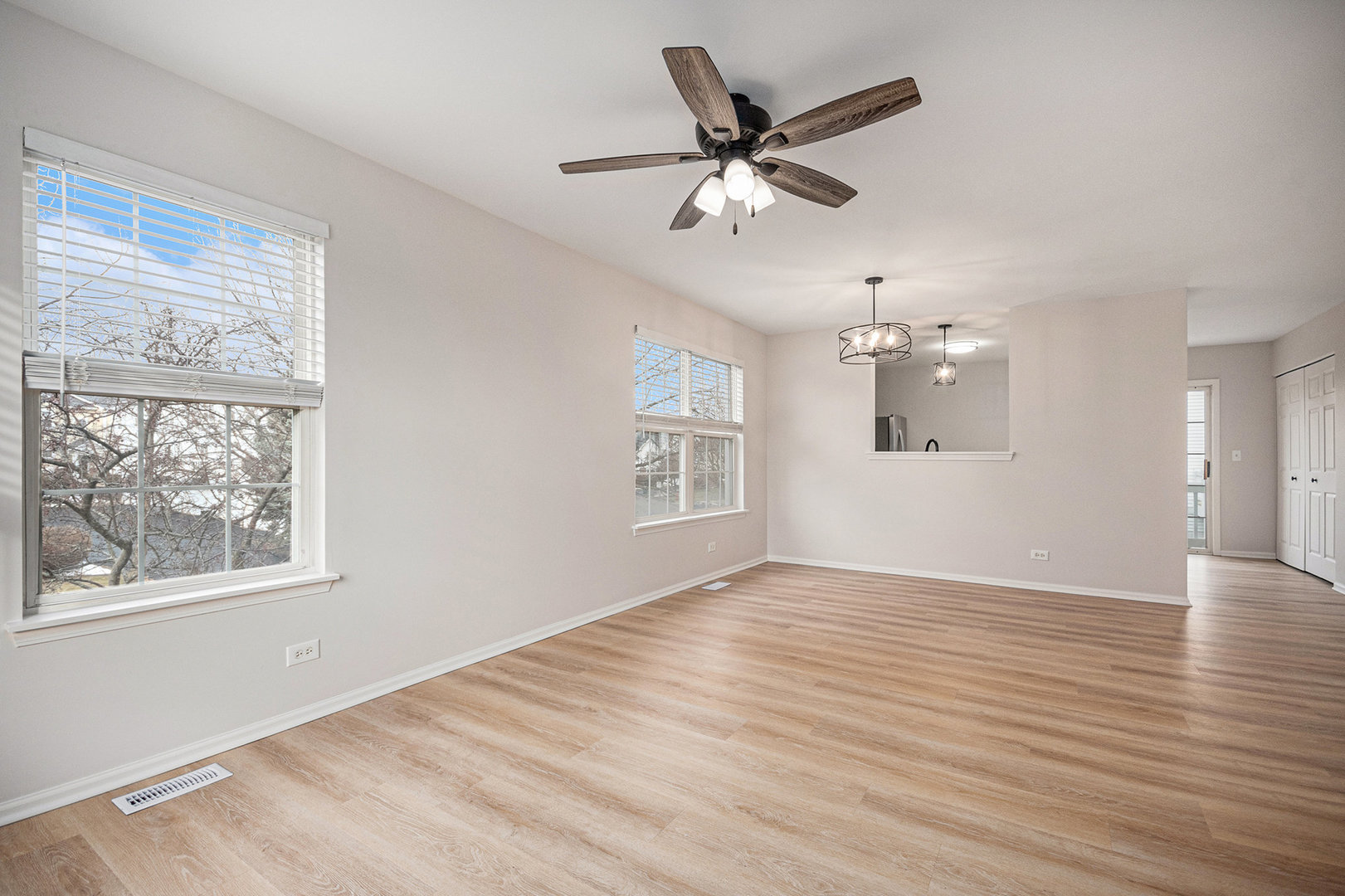 685 Holiday Lane, Hainesville, IL 60073