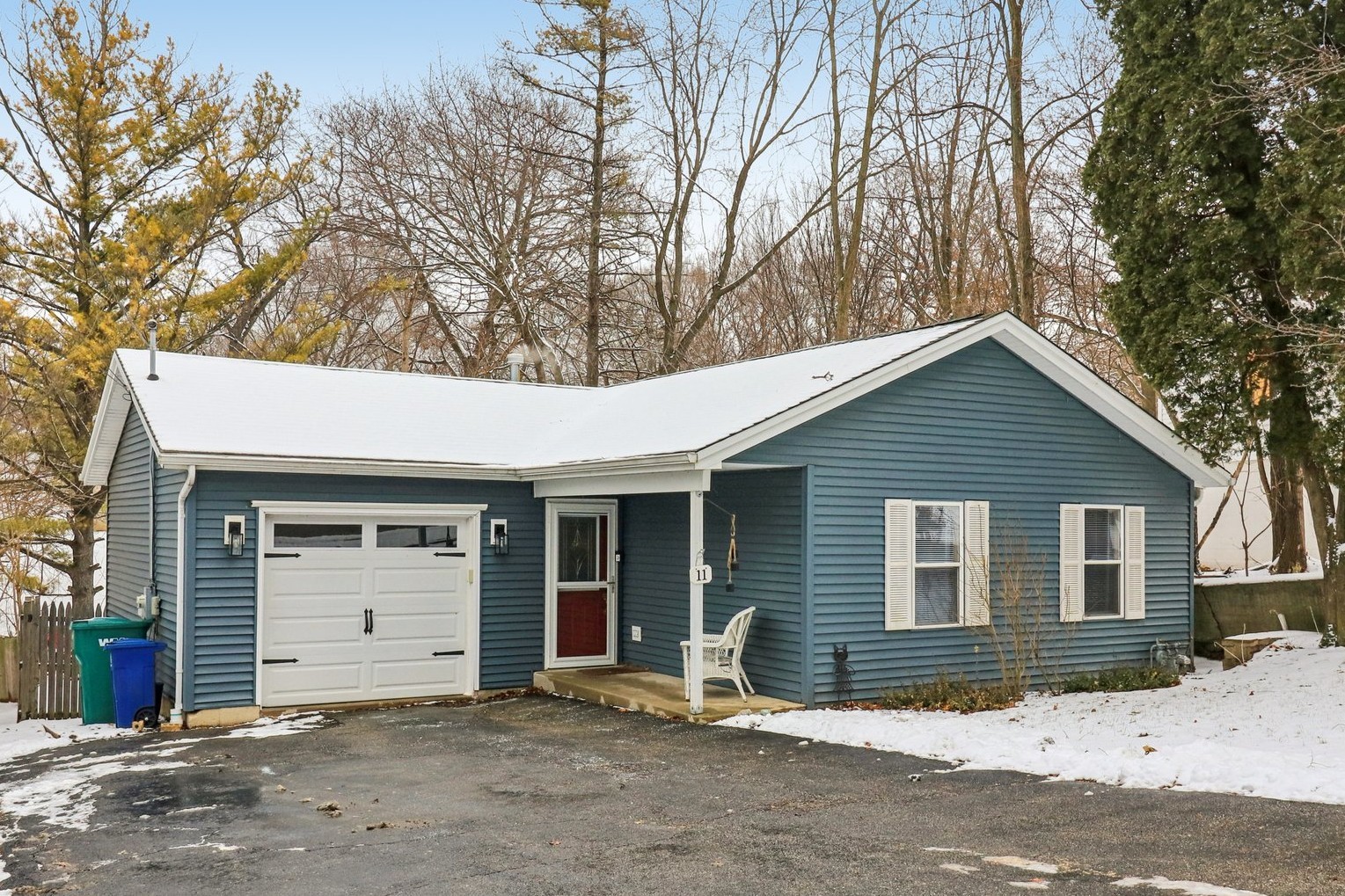 11 Highview Avenue, Fox Lake, IL 60020