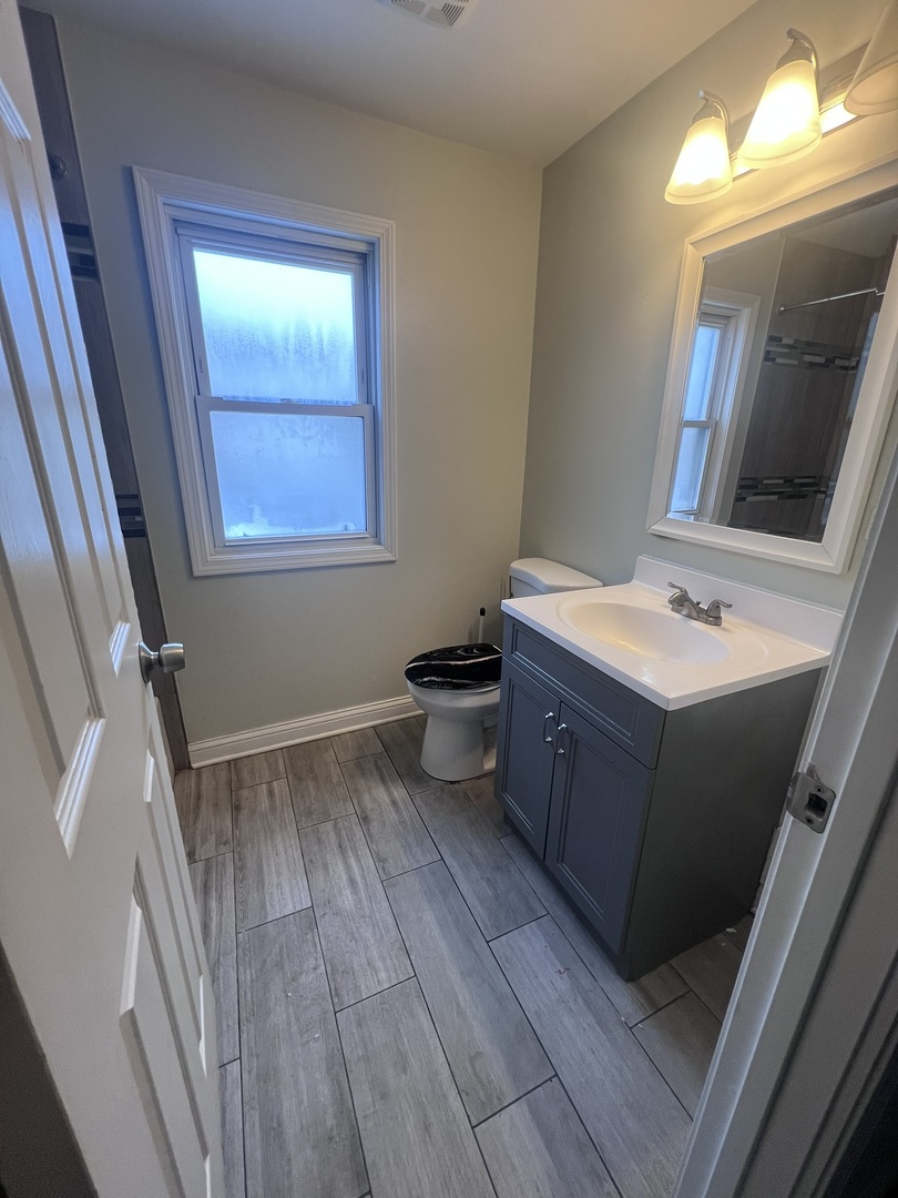 937 E 84th Place, Chicago, IL 60619