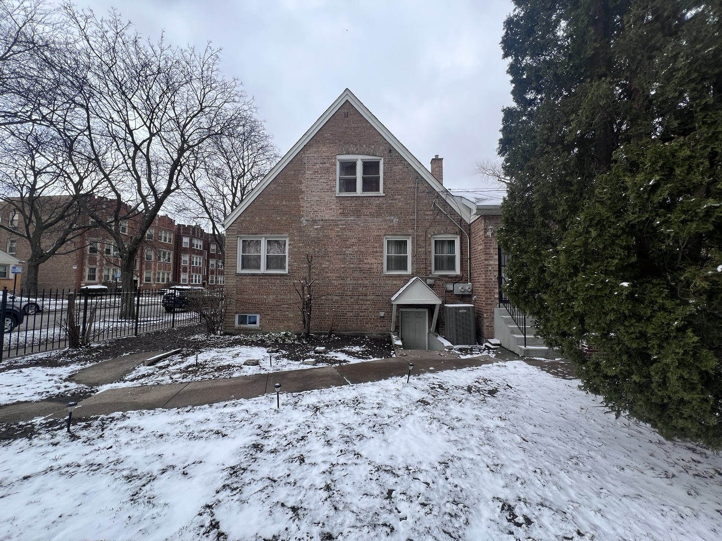 937 E 84th Place, Chicago, IL 60619