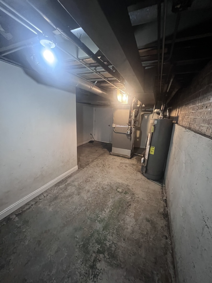 937 E 84th Place, Chicago, IL 60619