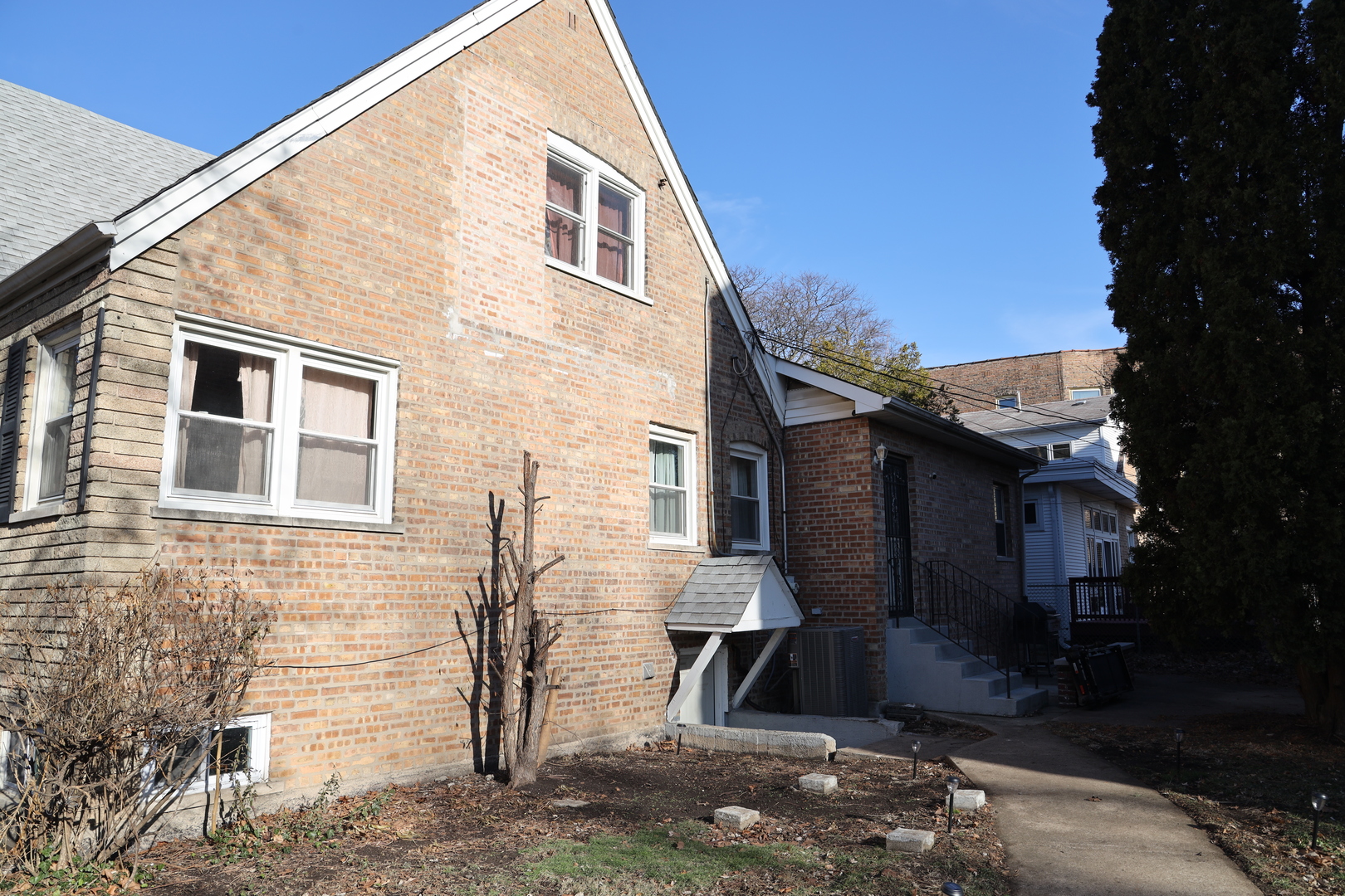 937 E 84th Place, Chicago, IL 60619