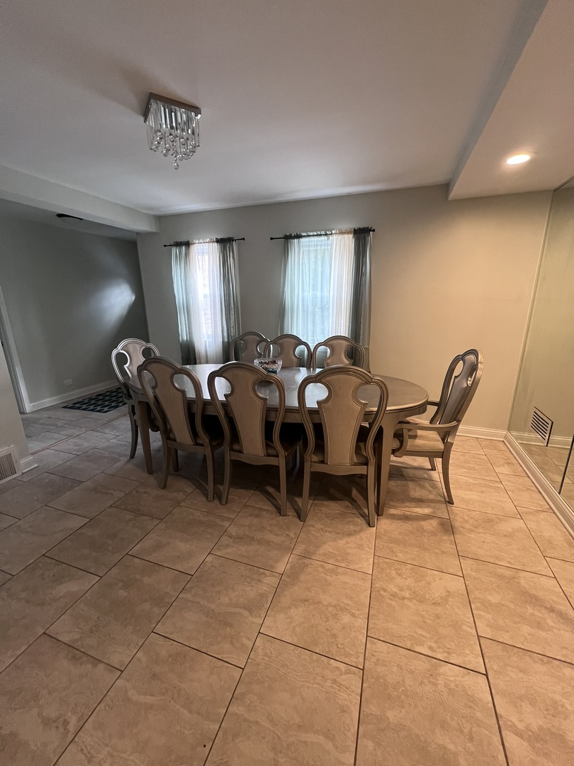 937 E 84th Place, Chicago, IL 60619