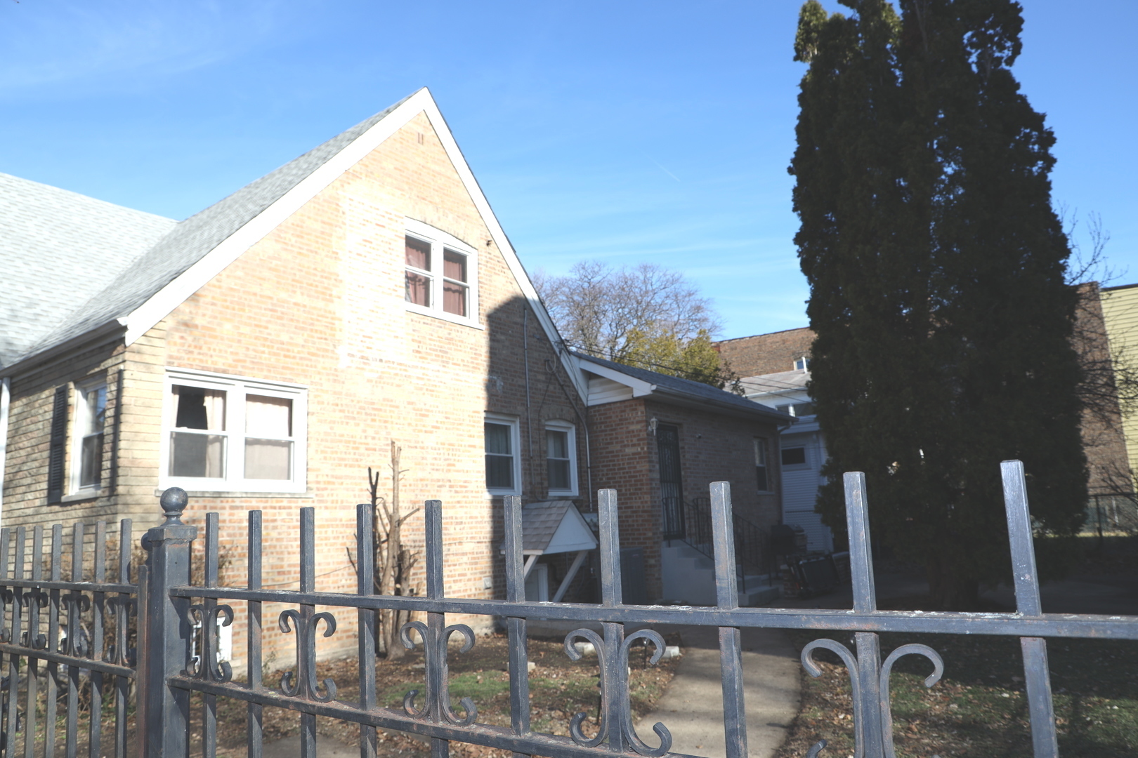 937 E 84th Place, Chicago, IL 60619