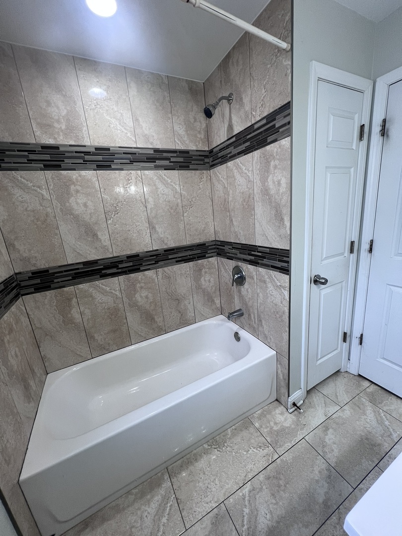 937 E 84th Place, Chicago, IL 60619