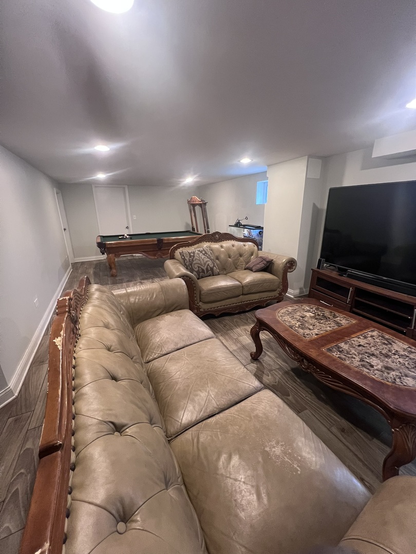 937 E 84th Place, Chicago, IL 60619