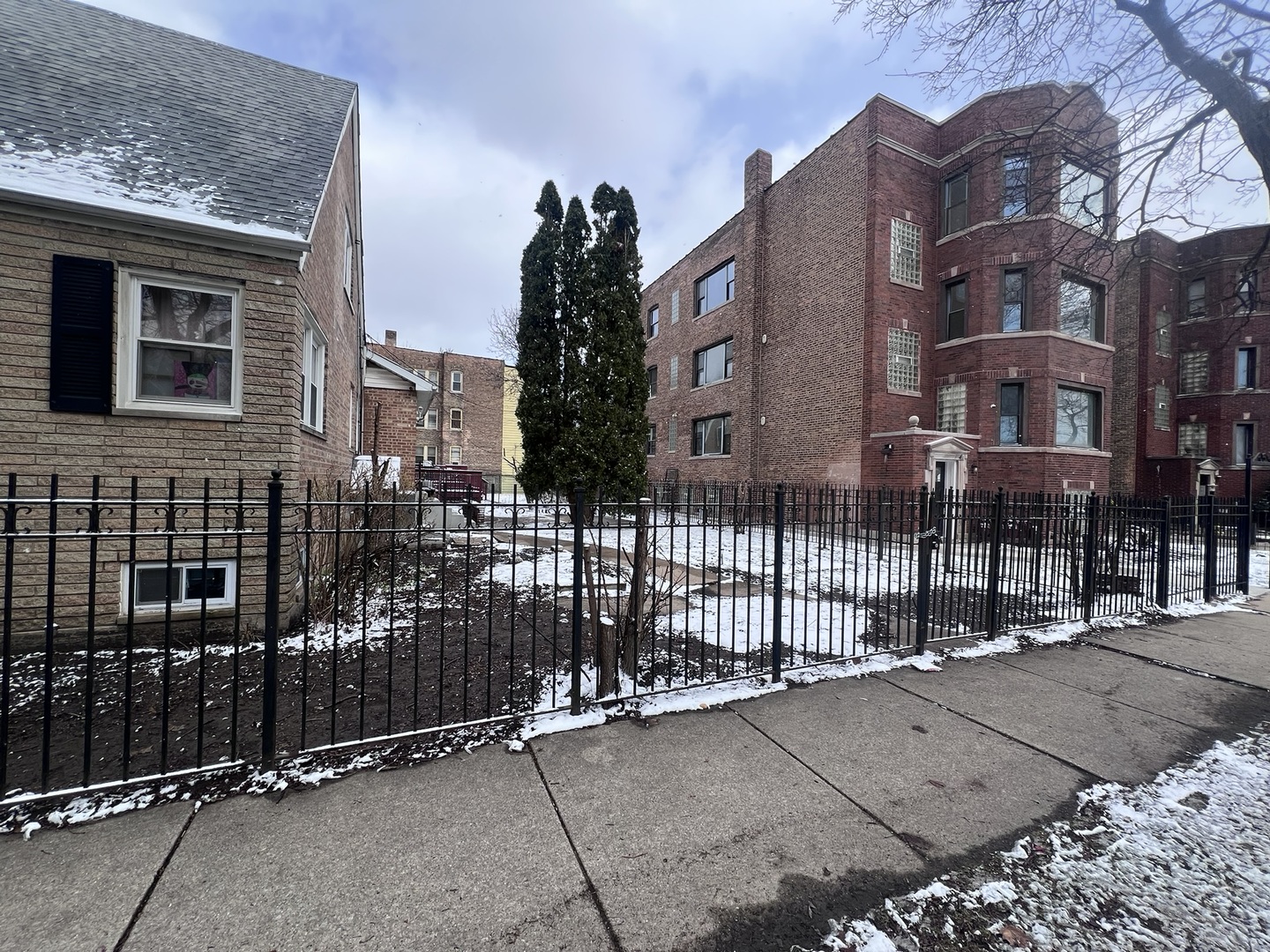 937 E 84th Place, Chicago, IL 60619