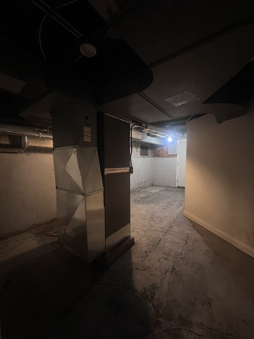 937 E 84th Place, Chicago, IL 60619