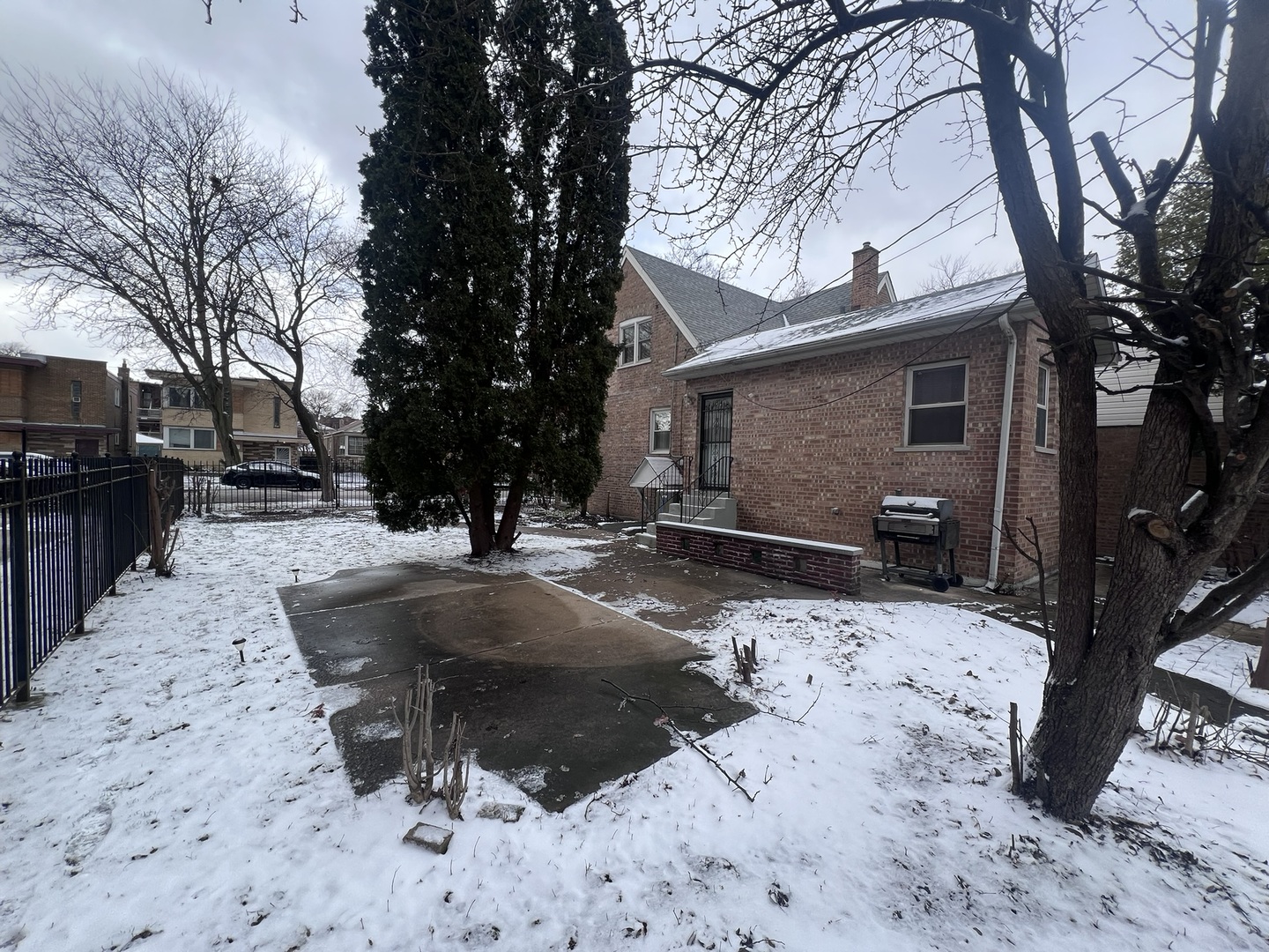 937 E 84th Place, Chicago, IL 60619