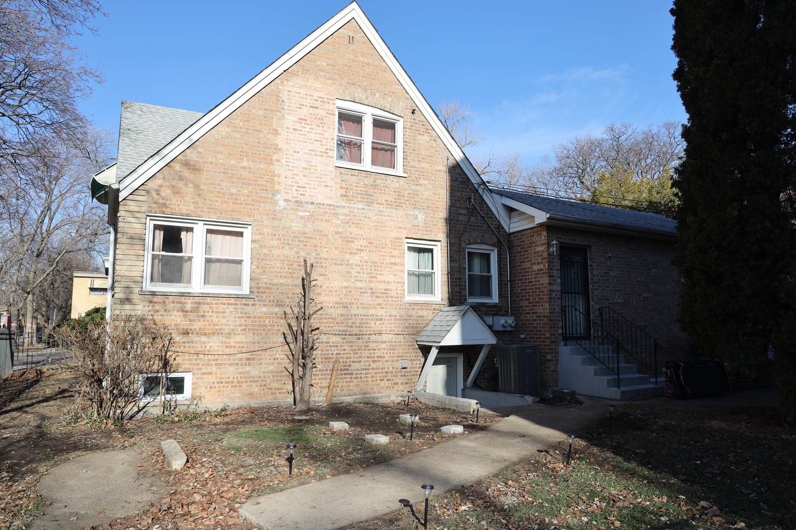 937 E 84th Place, Chicago, IL 60619